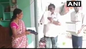 Telangana Assembly Election 2018: Independent candidate Akula hands out slippers to voters; wants people to beat him