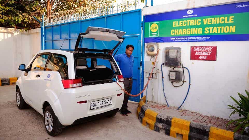 Indian roads to hit with electric cars by 2030 with FAME scheme; Govt increases outlay