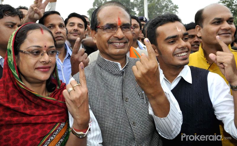 MP Assembly Election 2018: Shivraj Singh Chouhan, Kamal Nath cast votes