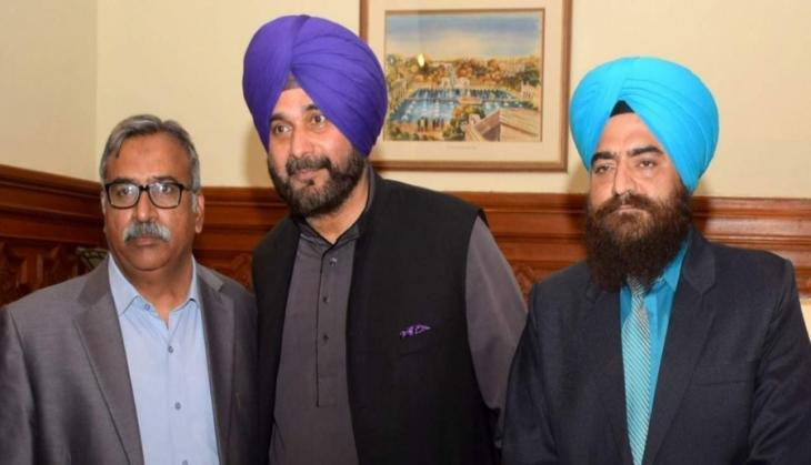 Navjot Singh Sidhu's pic with pro-Khalistan activist triggers fresh controversy; BJP calls him 'Pakistan agent'