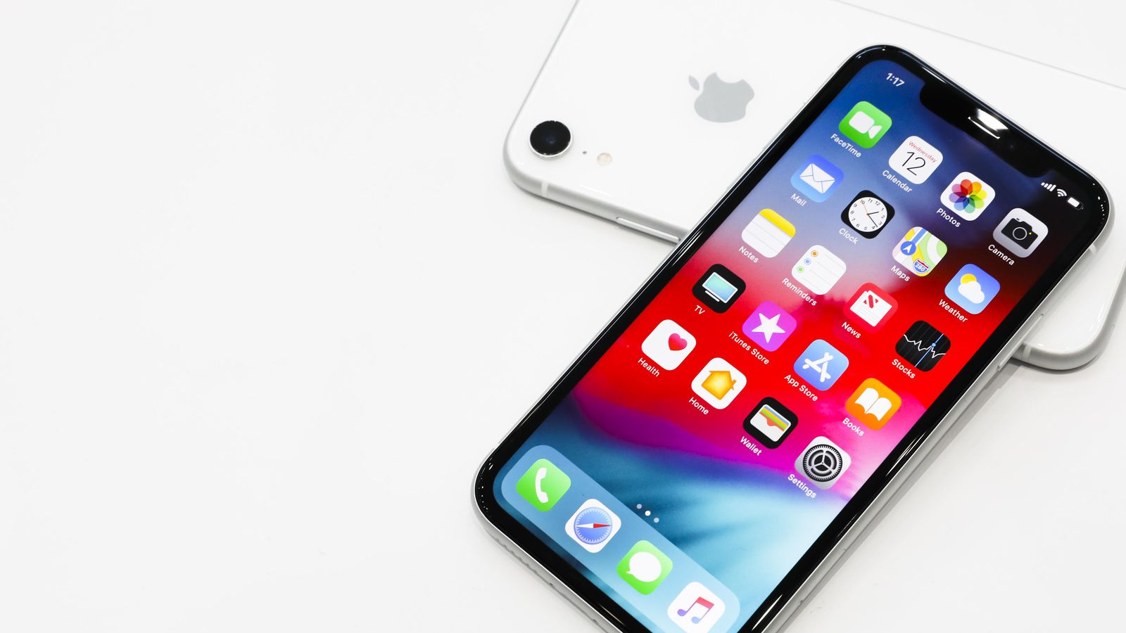 Planning to buy an iPhone? Click to know which model does Apple recommends to its customers for a perfect buy
