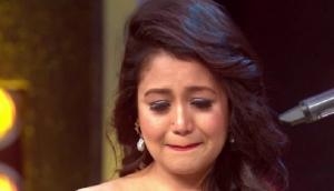 Dilliwaliye singer Neha Kakkar breaks down after break-up with Himansh Kohli and what she said will make you sad!