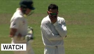 After showing off his batting skills Virat Kohli now amazed everyone by taking a wicket: Watch Video