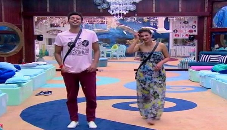 Bigg Boss 12: Jasleen Matharu gets a slap as she teaches Romil Chaudhary and Deepak Thakur dance in heels on 'chadti jawaani;' see video