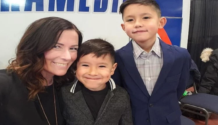 Kian and his brother with his mom