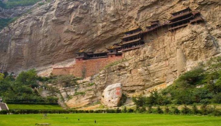 hanging temple