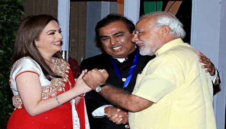 Narendra modi with Mukesh and Nita ambani