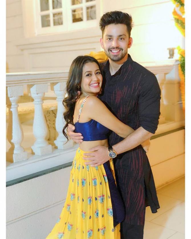 Neha Kakkar After Breakup With Himansh Kohli Breaks Down On Indian 