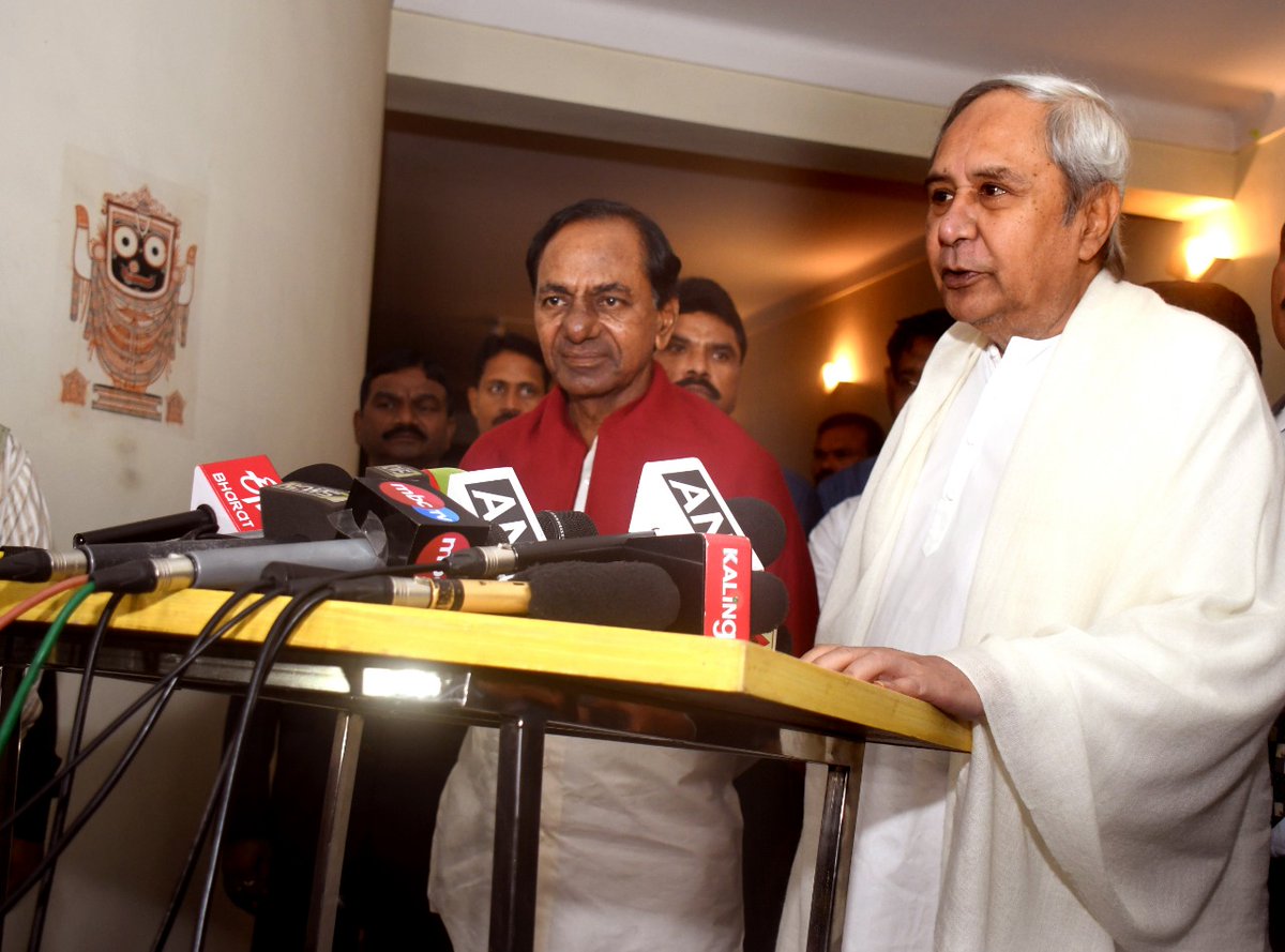 Lok Sabha 2019: Telangana CM KCR meets Mamata Banerjee, Naveen Patnaik in hope to stitch alliance for Federal front
