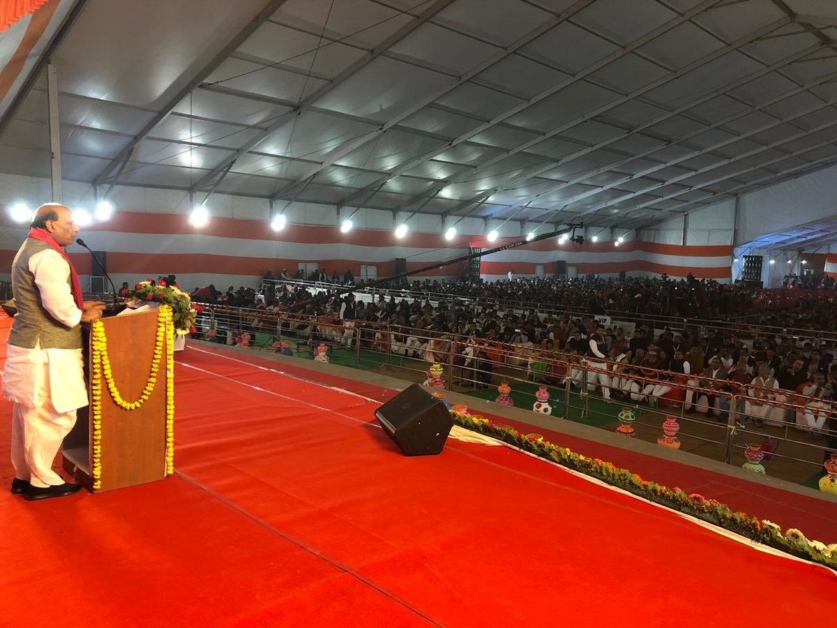 'Will only vote for Ram Temple,' interrupts audience during Rajnath Singh's speech at Kumbh event in Lucknow
