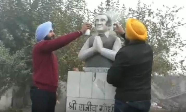 Rajiv Gandhi's statute vandalised in Ludhiana, Capt Amrinder Singh asks Sukhbir to apologise