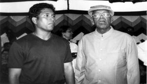 Sachin Tendulkar pays tribute to late coach Ramakant Achrekar at Shivaji Park