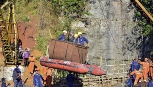 Meghalaya coal mine tragedy: Navy divers discovers second body 280 feet inside 'rat hole' mine where 15 miners were trapped