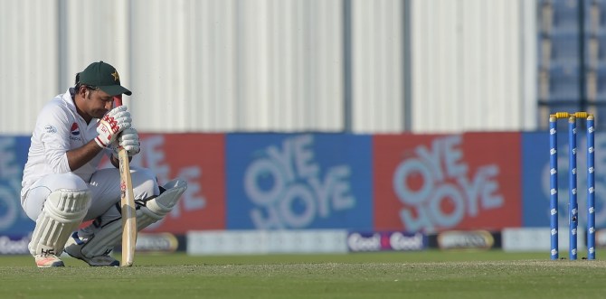 Pakistan dressing room situation out of control, bowlers not happy with captain Sarfaraz Ahmed