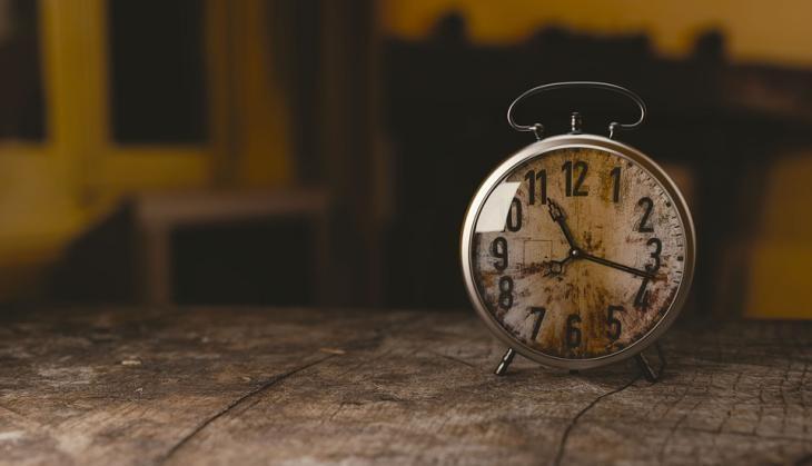 vastu tips for wall clock