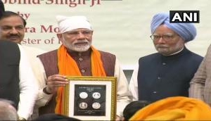 PM Modi releases commemorative coin on Guru Gobind Singh birth anniversary; comments upon Kartarpur corridor