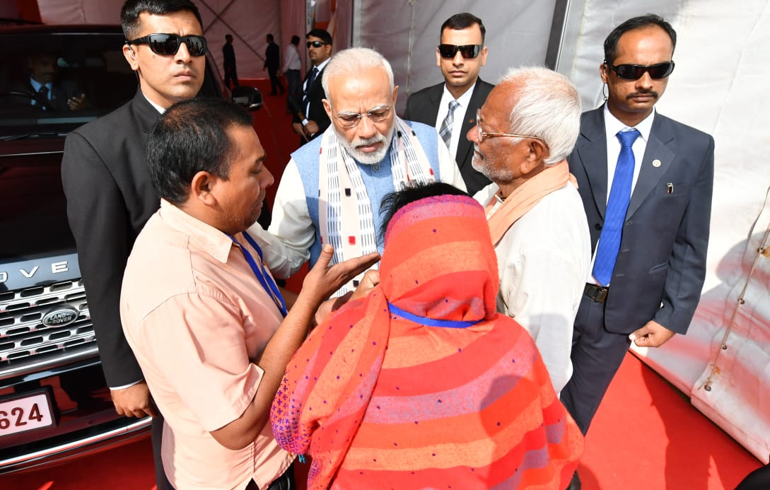 PM Modi meets Doordarshan cameraman's family who was killed in a Maoist attack in October last year