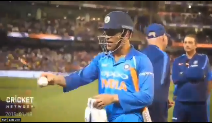 'Ball uthaya toh bolega retirement ke liye uthaya hai', says MS Dhoni to Sanjay Bangar; watch video