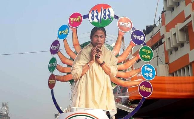 On United India rally day, Mamata Banerjee’s huge ‘Durga’ cutout poster with 42/42 Lok Sabha seats win is an eye catcher!