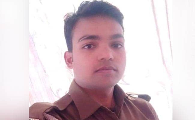 Uttar Pradesh: 26-year-old policeman injured in a gunfight between police and criminal in Amroha, died