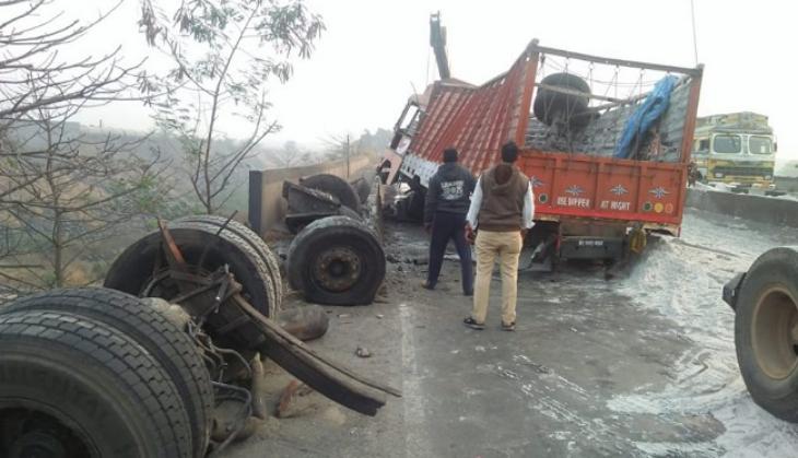 5 killed, 28 injured in collision of trucks in Nashik