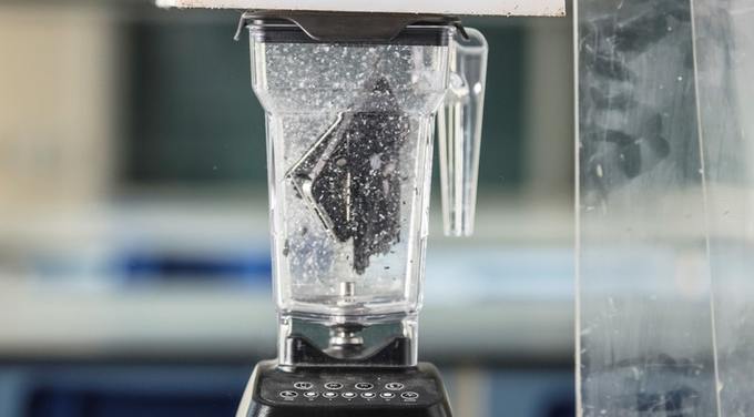When scientists put ‘smartphone’ in blender, what happens next is hard to believe; see video