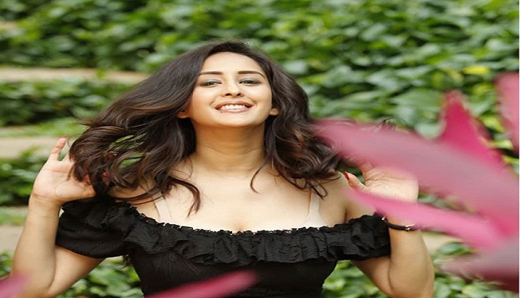 Chahatt Khanna recalls what exactly happened when 14 men attacked her and it is shocking!