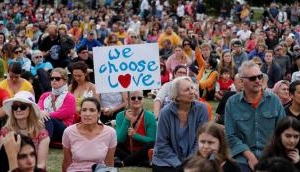 Thousands attend New Zealand vigil to honour 50 mosque dead