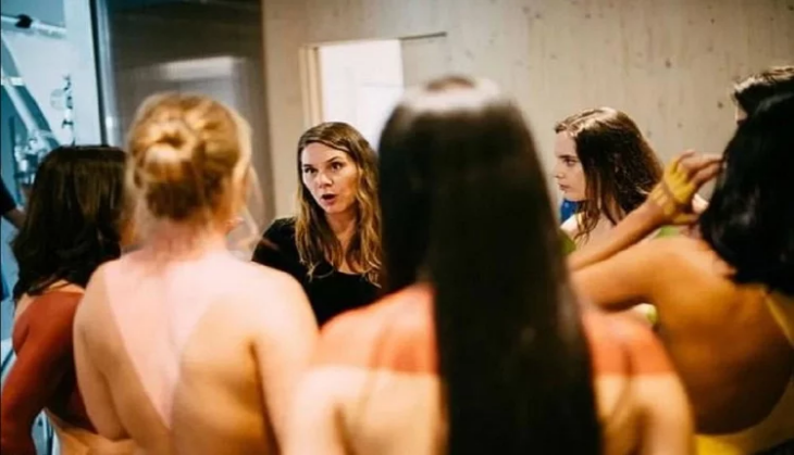 women make adult video