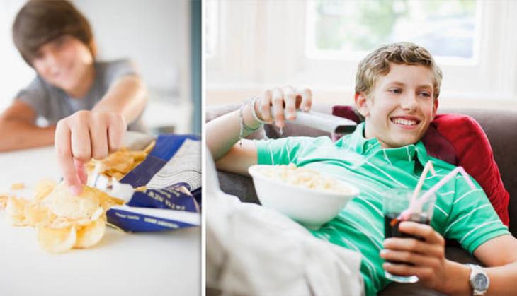 Watching TV while snacking ups heart disease, diabetes risk in teens: Study