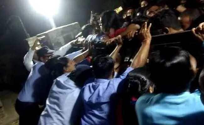 JNU Vice-Chancellor alleges hundreds of students forcibly entered his house; says, ‘they confined my wife’