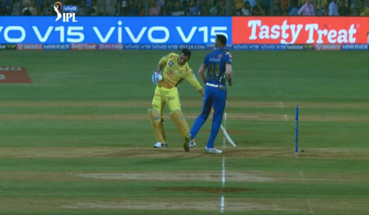 Watch: Krunal Pandya gives 'Mankading' warning despite MS Dhoni not crossing the crease