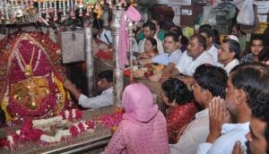 Delhi: Devotees throng temples on first day of Chaitra Navratri