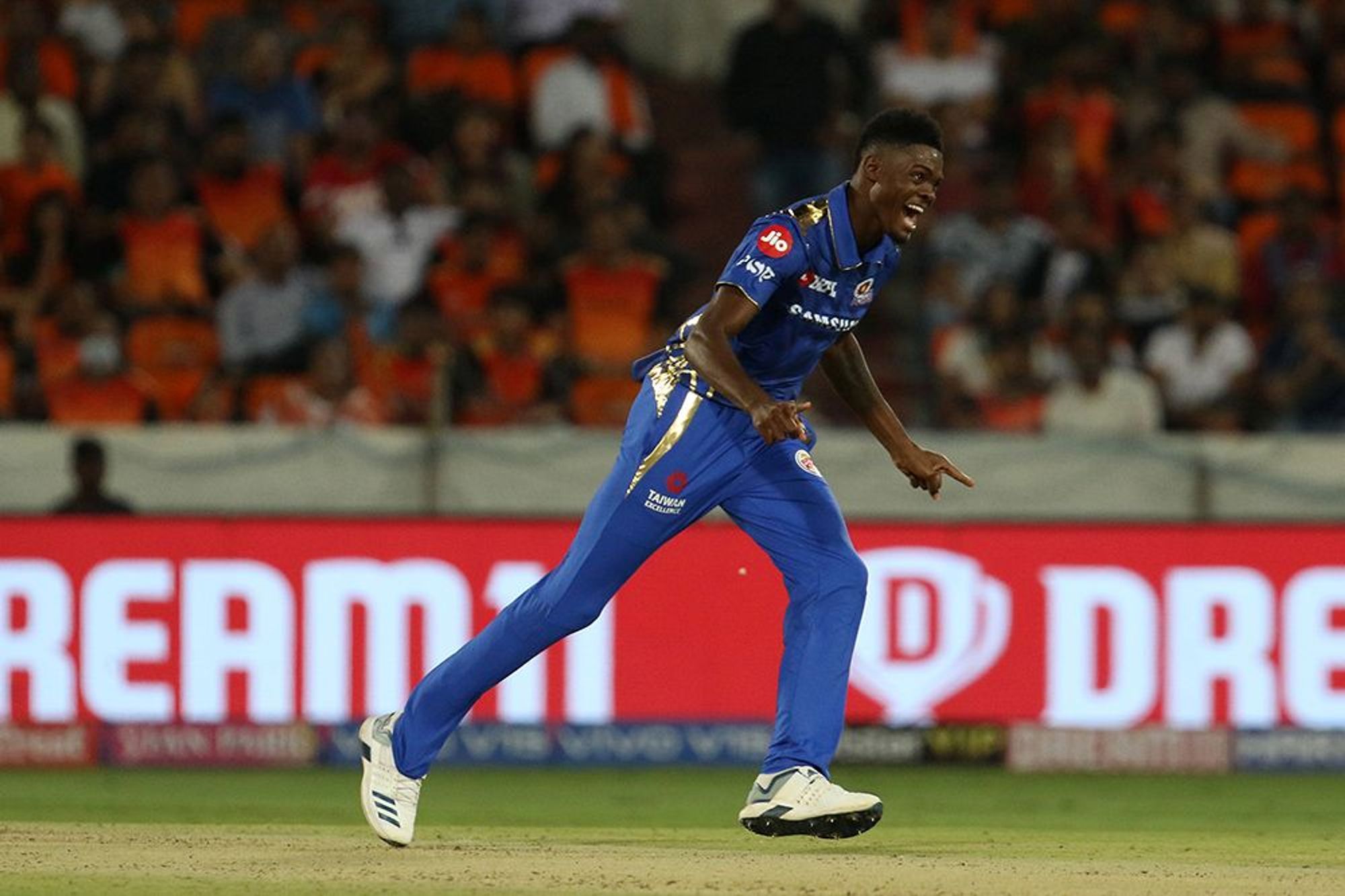 Meet Mumbai Indians' Alzarri Joseph, the cricketer who broke 11-year old IPL record on debut