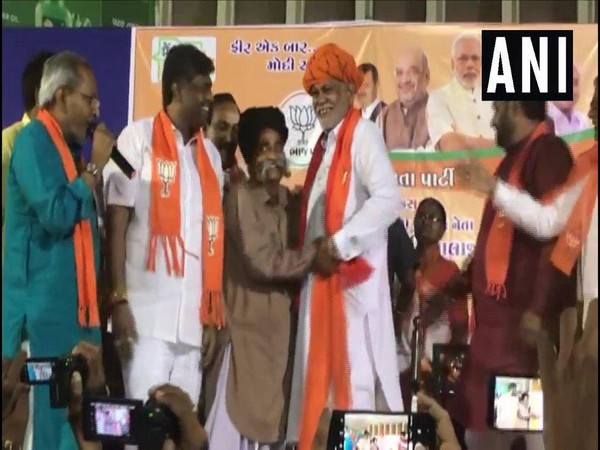 Former Congress MLA Jodhaji Thakor joins BJP in Gujarat