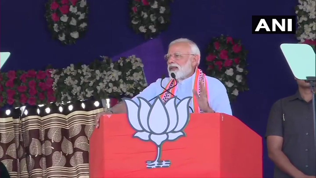 'Congress only comes to power to loot' says PM Modi