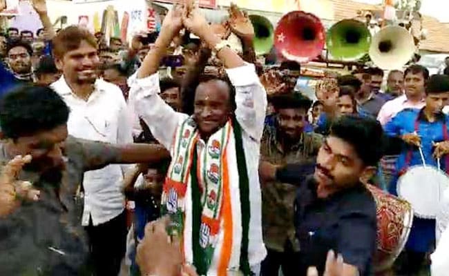 Watch: 67-year-old Karnataka minister Mtb Nagaraj breaks into ‘nagin dance’ during poll campaign; video goes viral