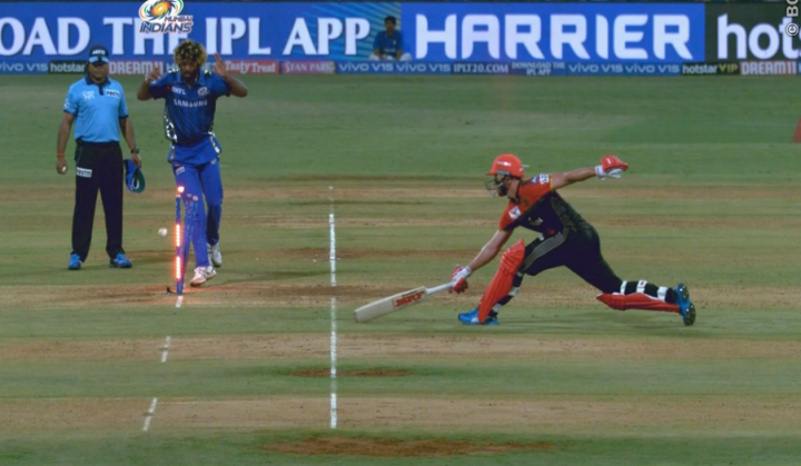 Watch: Dazzling Kieron Pollard caught AB de Villiers off guard after ABD's 360 degree show