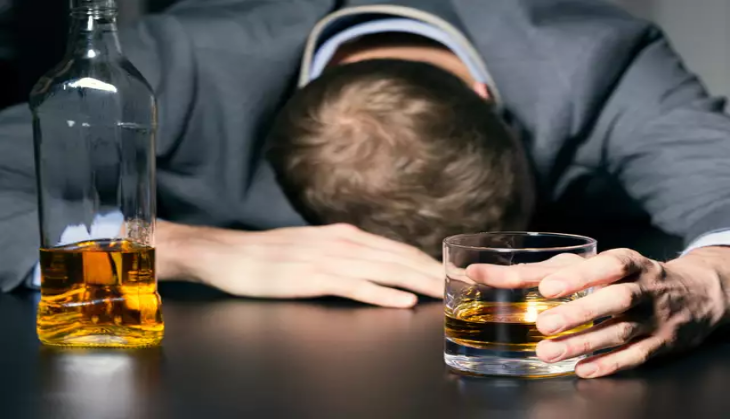 Stepped alcohol treatment helps HIV-positive people with drinking problem