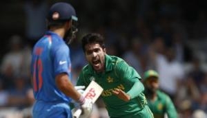 Pakistan bowler Mohammad Amir gets two official warnings from umpire