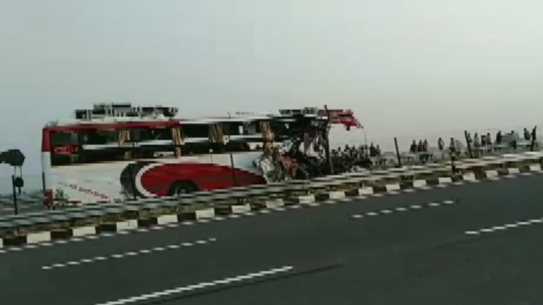 UP: 7 killed, 34 injured in road accident on Agra-Lucknow Expressway near Mainpuri