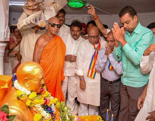 EC files FIR against Congress' Milind Deora for violating model code of conduct