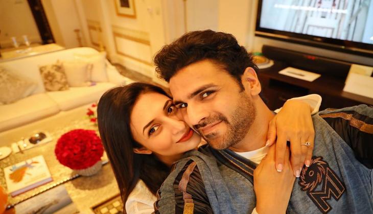 Divyanka Tripathi Dahiya-Vivek Dahiya look gorgeous together at a wedding in traditional attire 