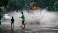 West Bengal: Heavy rainfall in Kolkata awaits for Cyclone Fani