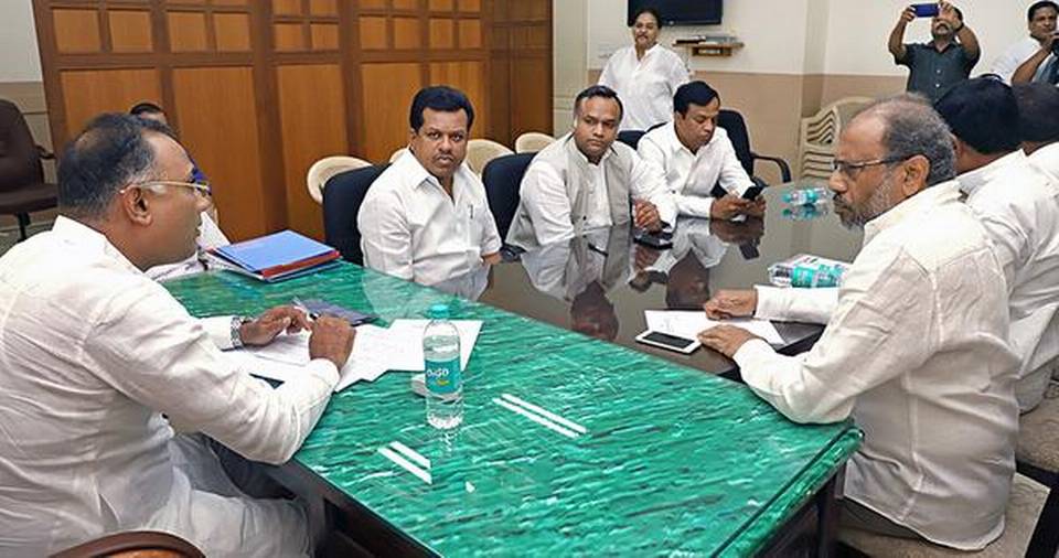 Karnataka Bypolls: Congress' Subhash Rathod to contest from Chincholi, Kusumavathi Shivalli from Kundgol 