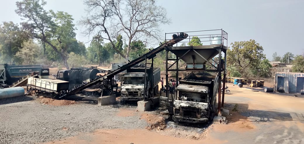 Maharashtra: Naxals set ablaze 27 machines, vehicles in Gadchiroli district