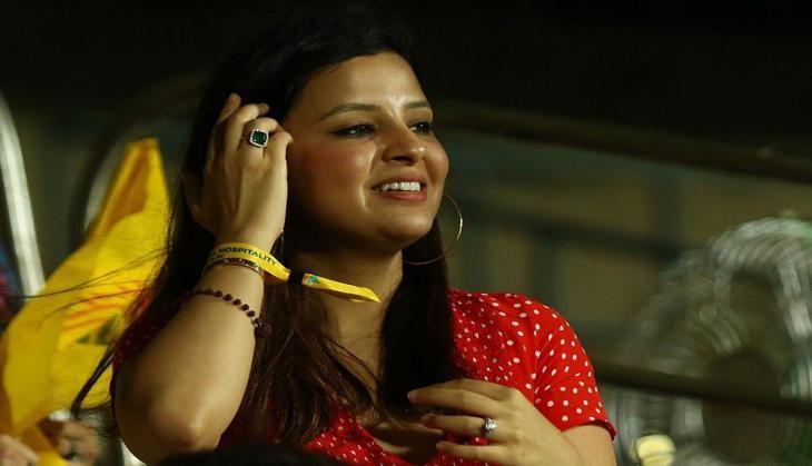 IPL 2019 : Watch Video Sakshi Dhoni Celebration after MS Dhoni hit Six CSK vs DC match