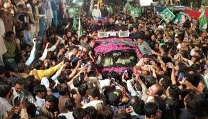 Nawaz Sharif reaches Kot Lakhpat jail after massive roadshow in Lahore
