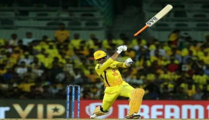 MS Dhoni Bat Slip Good Catch by Ishan kishan but no ball by Bumrah
