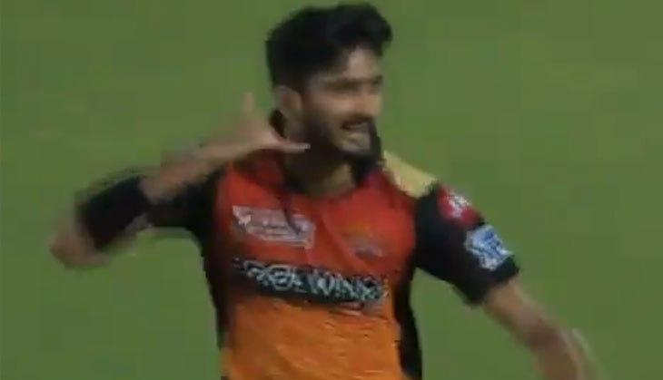 Khaleel Ahmed Phone Call Celebration After Dismissing Shreyas Iyer and prithvi shaw